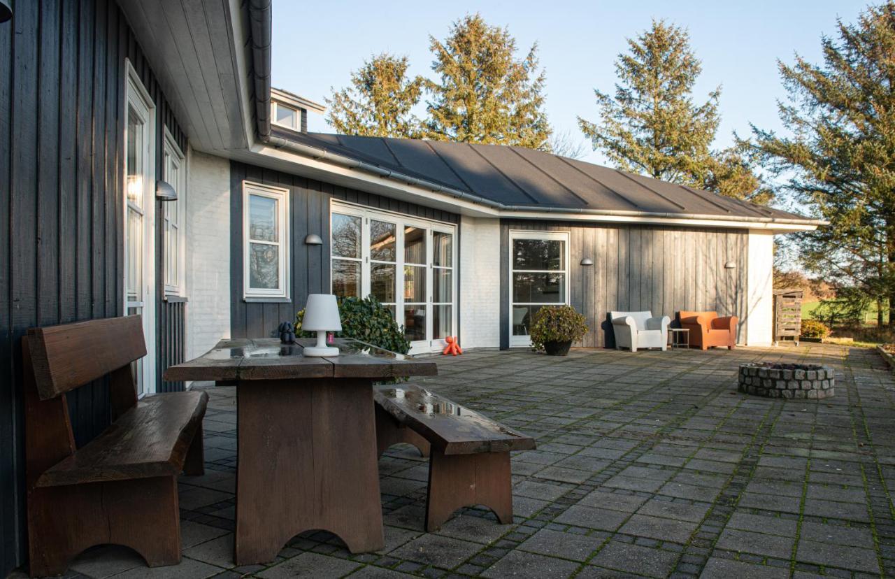 Guesthouse Tradsborgvej Tjareborg Bagian luar foto
